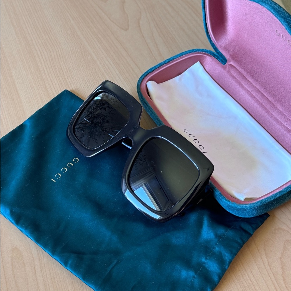 Gucci Black Oversized Sunglasses